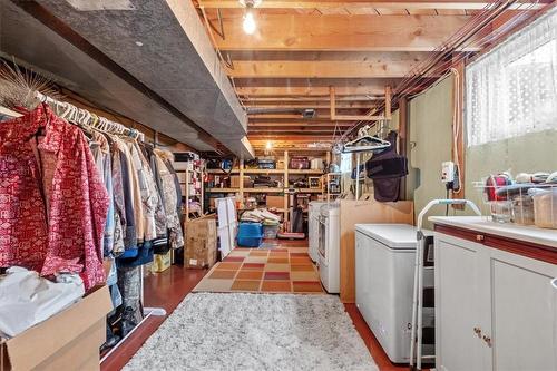 22 Paris Road, Brantford, ON - Indoor Photo Showing Laundry Room