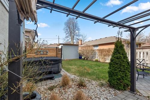 22 Paris Road, Brantford, ON - Outdoor