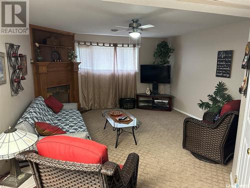 228 6Th Avenue N, Big River, SK - Indoor Photo Showing Living Room