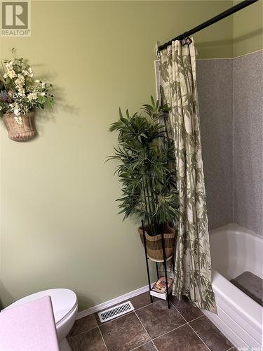 228 6Th Avenue N, Big River, SK - Indoor Photo Showing Bathroom