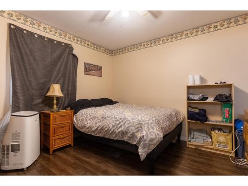 691 7Th Avenue, Fernie, BC - Indoor Photo Showing Bedroom