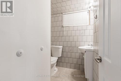 1223 Dunsmure Road, Hamilton (Mcquesten), ON - Indoor Photo Showing Bathroom