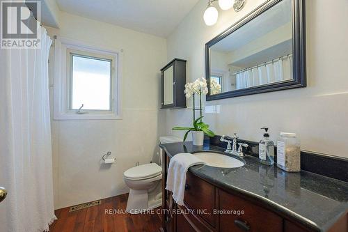 494 Commissioners Road E, London, ON - Indoor Photo Showing Bathroom