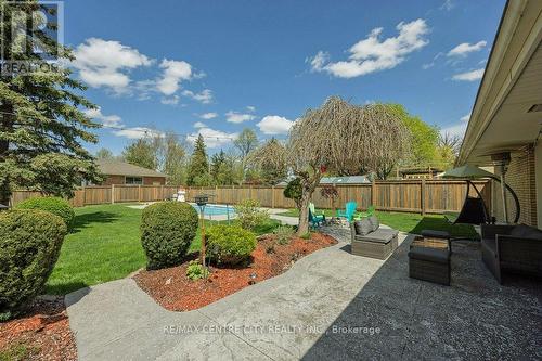 494 Commissioners Road E, London, ON - Outdoor With Backyard