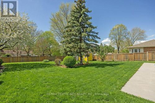 494 Commissioners Road E, London, ON - Outdoor With Backyard