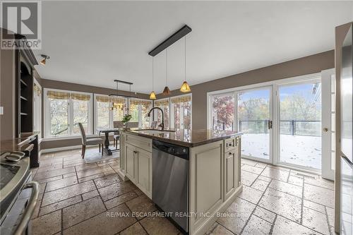 2368 #17 Haldimand Road, Haldimand, ON - Indoor Photo Showing Kitchen