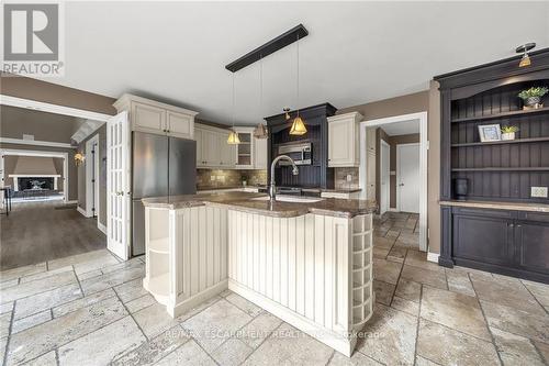 2368 #17 Haldimand Road, Haldimand, ON - Indoor Photo Showing Kitchen