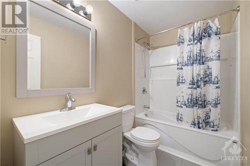 58 Townsend Drive, Ottawa, ON - Indoor Photo Showing Bathroom