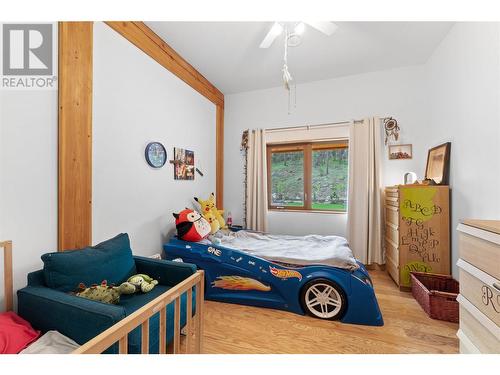4519 June Springs Road, Kelowna, BC - Indoor Photo Showing Bedroom