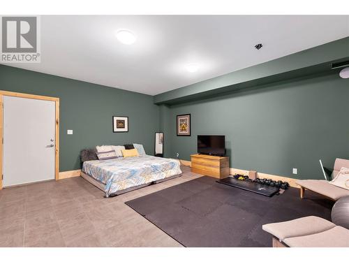 4519 June Springs Road, Kelowna, BC - Indoor Photo Showing Bedroom