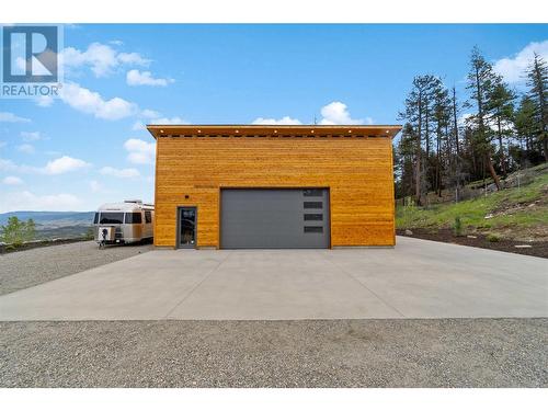 4519 June Springs Road, Kelowna, BC - Outdoor