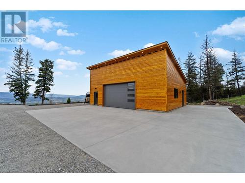 4519 June Springs Road, Kelowna, BC - Outdoor