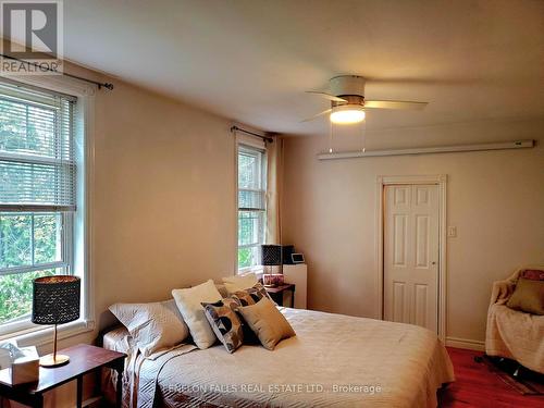 3472 Monck Road, Kawartha Lakes, ON - Indoor Photo Showing Bedroom