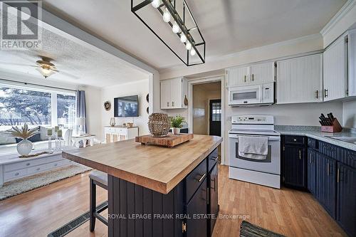 2 Maxwell Street, Kawartha Lakes, ON - Indoor Photo Showing Kitchen