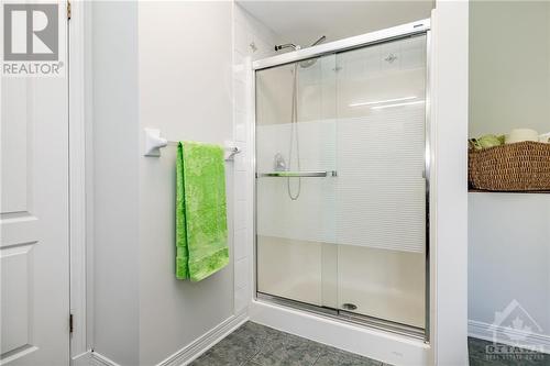 20 Charlesworth Court, Ottawa, ON - Indoor Photo Showing Bathroom