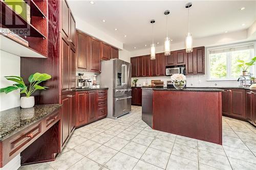 20 Charlesworth Court, Ottawa, ON - Indoor Photo Showing Kitchen With Upgraded Kitchen