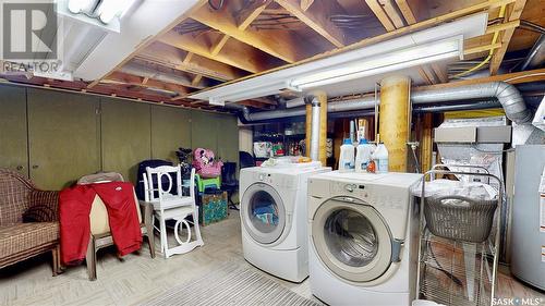 1511 23Rd Avenue, Regina, SK - Indoor Photo Showing Laundry Room