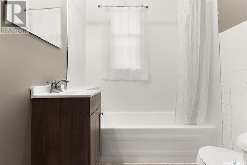 2519 Winnipeg Street, Regina, SK - Indoor Photo Showing Bathroom