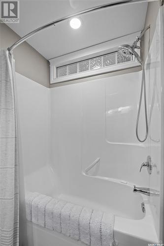 2 Poplar Bay, Birch Hills, SK - Indoor Photo Showing Bathroom