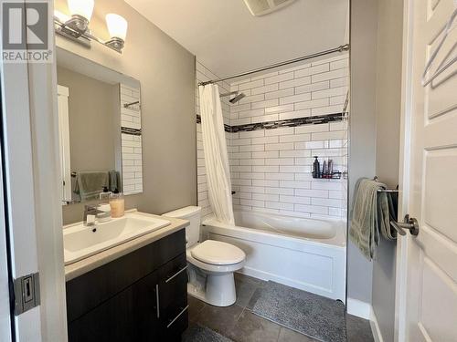 401 110 Baxter Avenue, Kitimat, BC - Indoor Photo Showing Bathroom