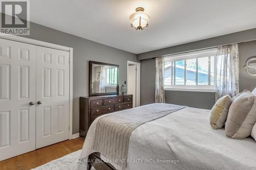 4439 Hawthorne Drive, Burlington, ON - Indoor Photo Showing Bedroom