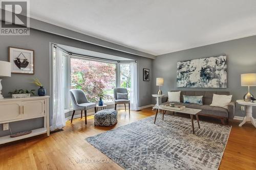 4439 Hawthorne Drive, Burlington, ON - Indoor Photo Showing Living Room