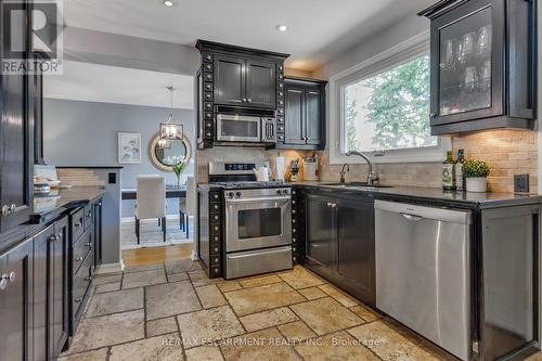 4439 Hawthorne Drive, Burlington, ON - Indoor Photo Showing Kitchen With Stainless Steel Kitchen