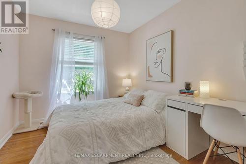 4439 Hawthorne Drive, Burlington, ON - Indoor Photo Showing Bedroom