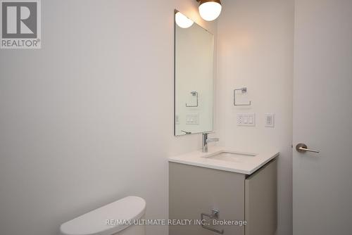 810 - 405 Dundas Street W, Oakville, ON - Indoor Photo Showing Bathroom