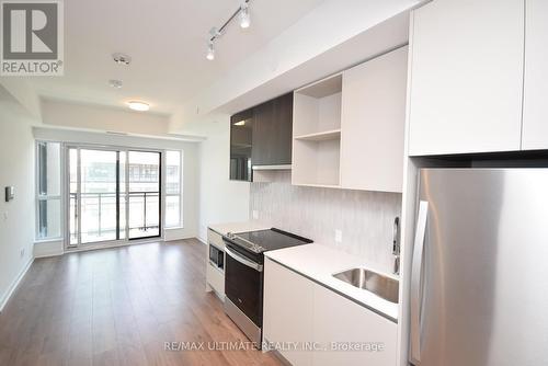 810 - 405 Dundas Street W, Oakville, ON - Indoor Photo Showing Kitchen