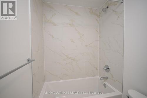 810 - 405 Dundas Street W, Oakville, ON -  Photo Showing Bathroom