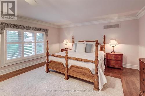 1301 Lindburgh Court, Mississauga, ON - Indoor Photo Showing Bedroom