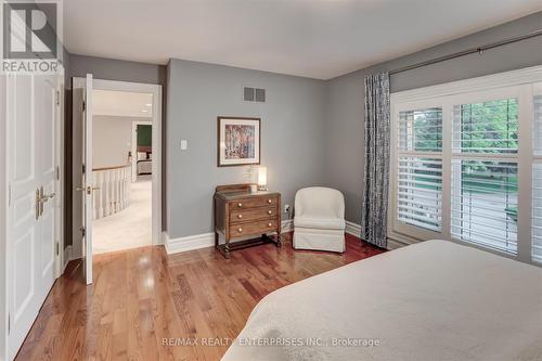 1301 Lindburgh Court, Mississauga, ON - Indoor Photo Showing Bedroom