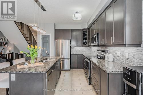 188 Sammon Drive, Guelph/Eramosa, ON - Indoor Photo Showing Kitchen With Double Sink With Upgraded Kitchen