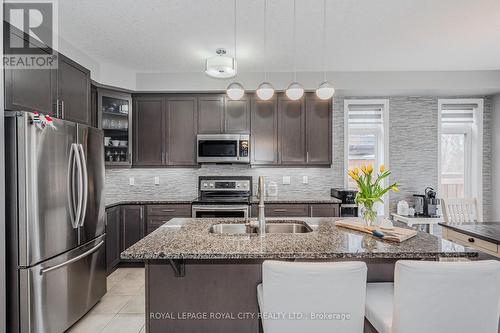 188 Sammon Drive, Guelph/Eramosa, ON - Indoor Photo Showing Kitchen With Upgraded Kitchen