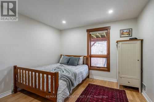 152 Weirs Lane, Hamilton, ON - Indoor Photo Showing Bedroom