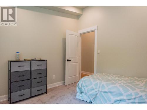 695 Killough  Road, Castlegar, BC - Indoor Photo Showing Bedroom