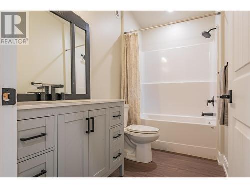 695 Killough  Road, Castlegar, BC - Indoor Photo Showing Bathroom