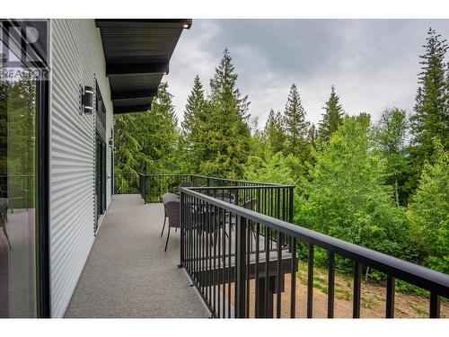 695 Killough  Road, Castlegar, BC - Outdoor With Exterior