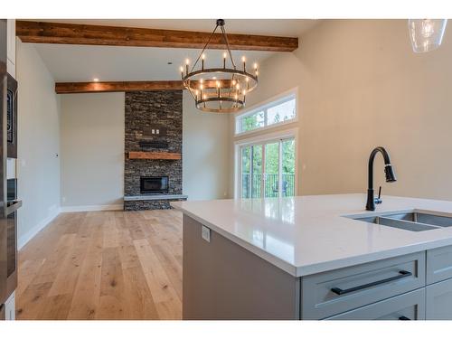 695 Killough Road, Castlegar, BC - Indoor With Fireplace