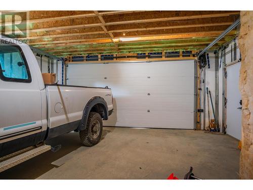 695 Killough  Road, Castlegar, BC - Indoor Photo Showing Garage