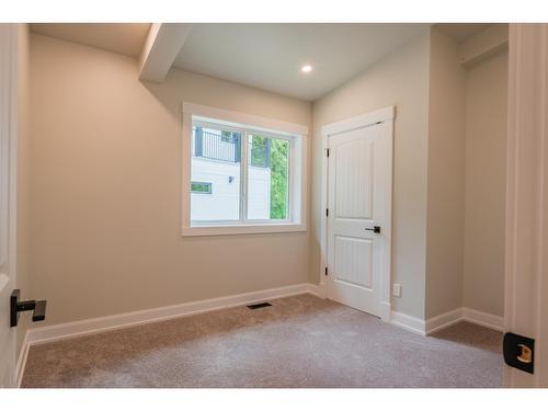 695 Killough Road, Castlegar, BC - Indoor Photo Showing Other Room