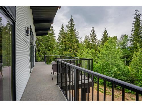 695 Killough Road, Castlegar, BC - Outdoor With Exterior