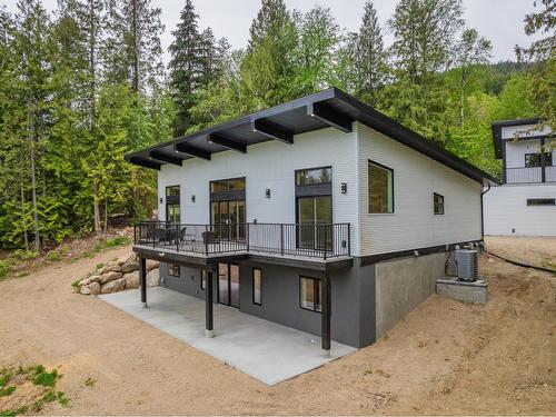 695 Killough Road, Castlegar, BC - Outdoor With Exterior