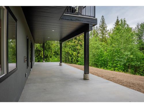 695 Killough Road, Castlegar, BC - Outdoor With Exterior