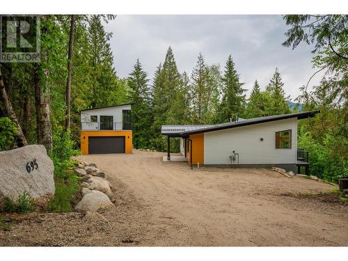 695 Killough  Road, Castlegar, BC - Outdoor With Exterior