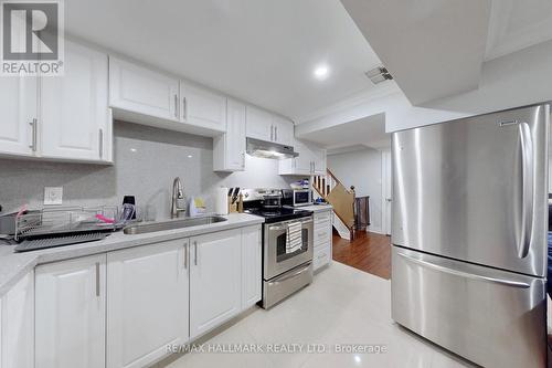 3656 Sawmill Valley Drive, Mississauga, ON - Indoor Photo Showing Kitchen With Stainless Steel Kitchen