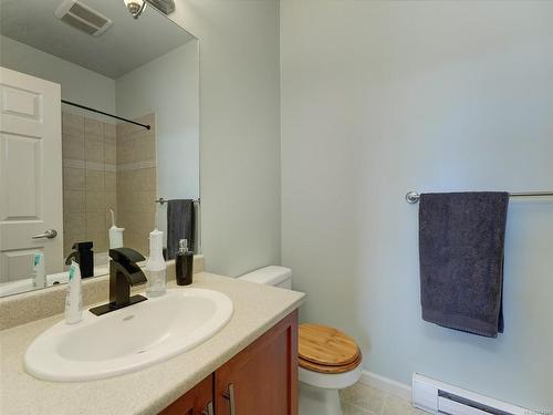 407-1156 Colville Rd, Esquimalt, BC - Indoor Photo Showing Bathroom