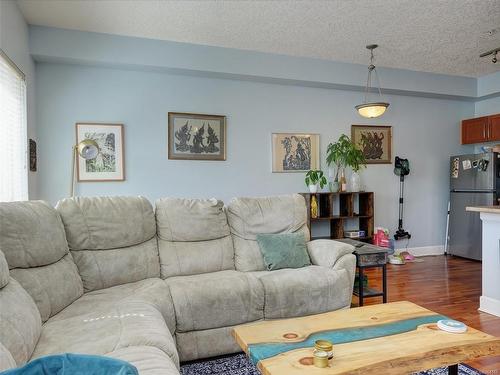 407-1156 Colville Rd, Esquimalt, BC - Indoor Photo Showing Living Room