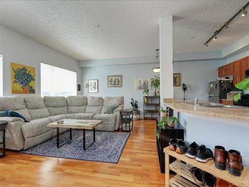 407-1156 Colville Rd, Esquimalt, BC - Indoor Photo Showing Living Room